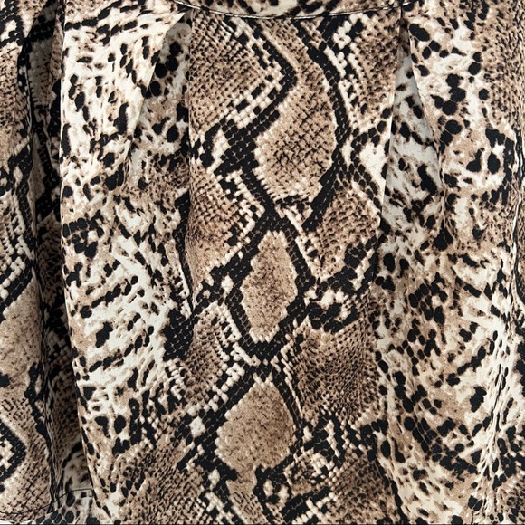 Misguided Snake Skin Print Mini Skirt - Picture 5 of 11